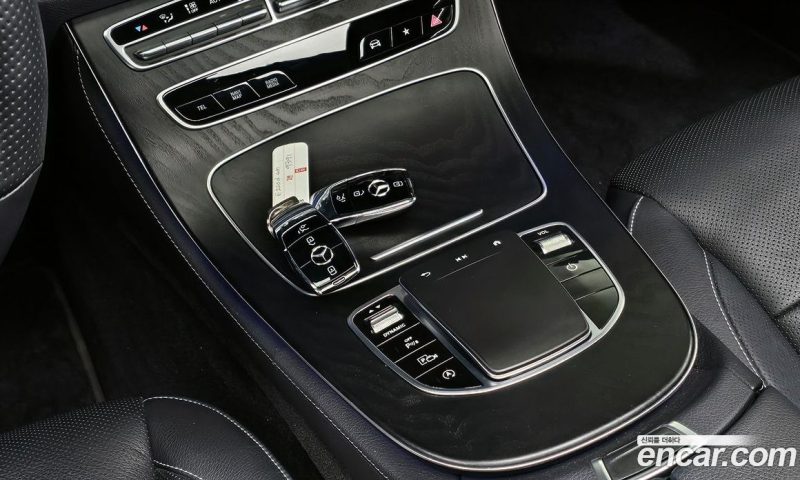 Mercedes Benz E-Class E220d 4MATIC AMG Line