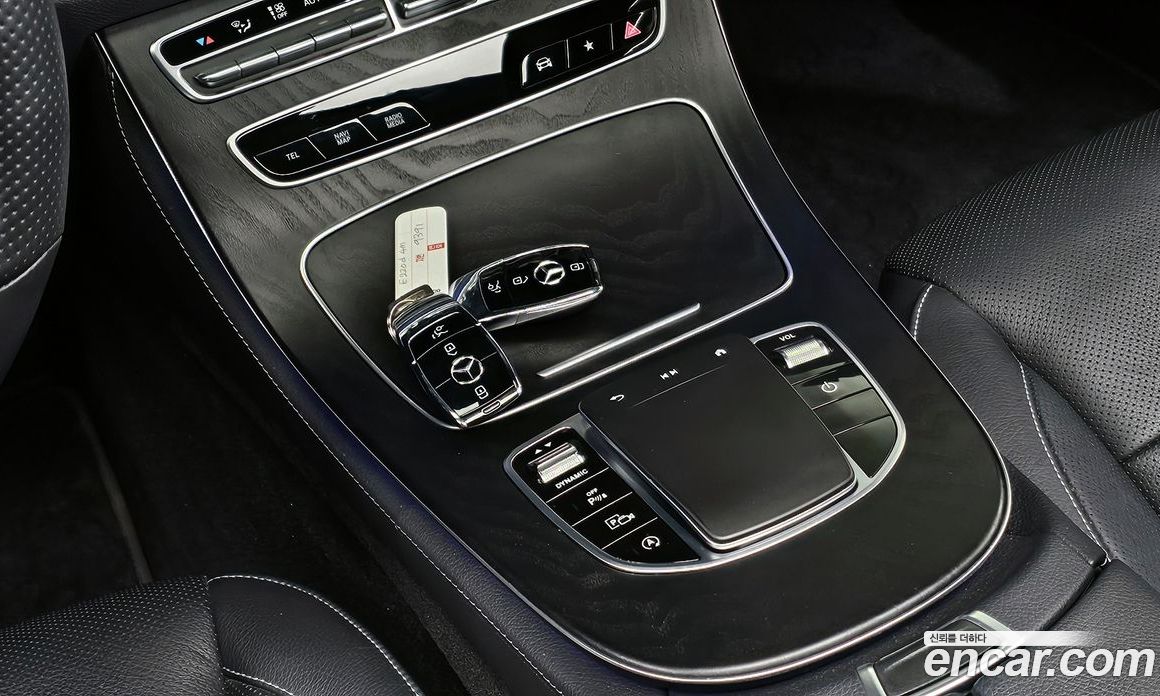 Mercedes Benz E-Class E220d 4MATIC AMG Line