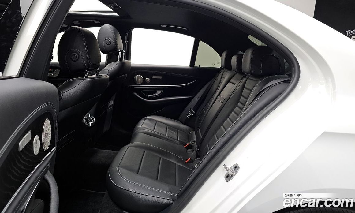 Mercedes Benz E-Class E220d 4MATIC AMG Line