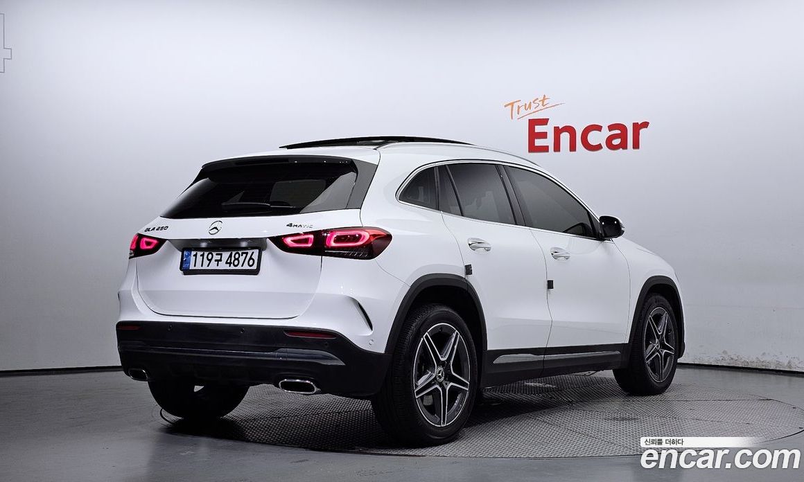 Mercedes Benz GLA-Class GLA250 4MATIC