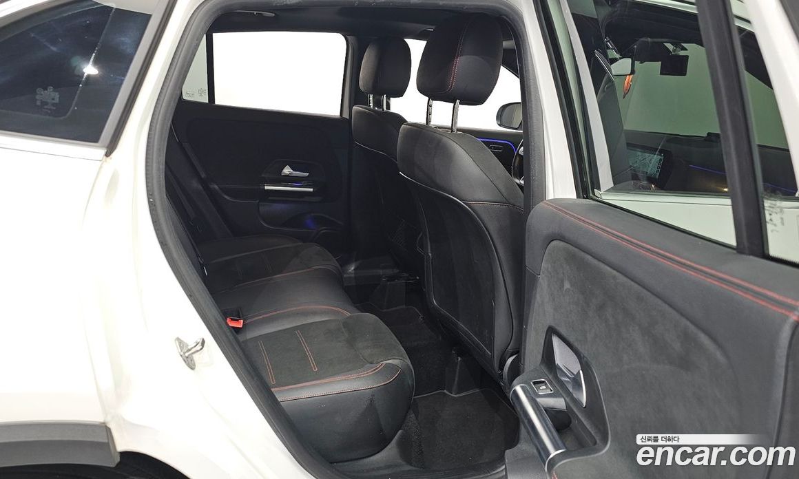 Mercedes Benz GLA-Class GLA250 4MATIC