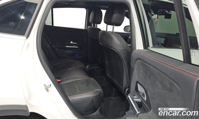 Mercedes Benz GLA-Class GLA250 4MATIC