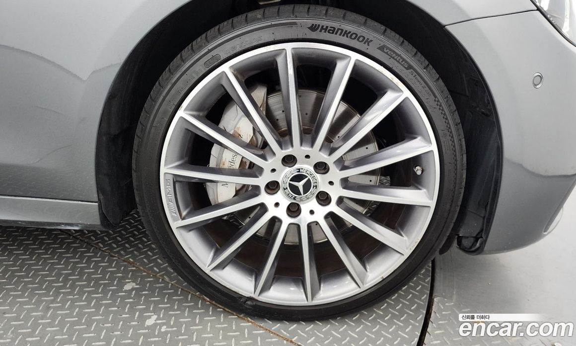 Mercedes Benz E-Class E350 4MATIC AMG Line