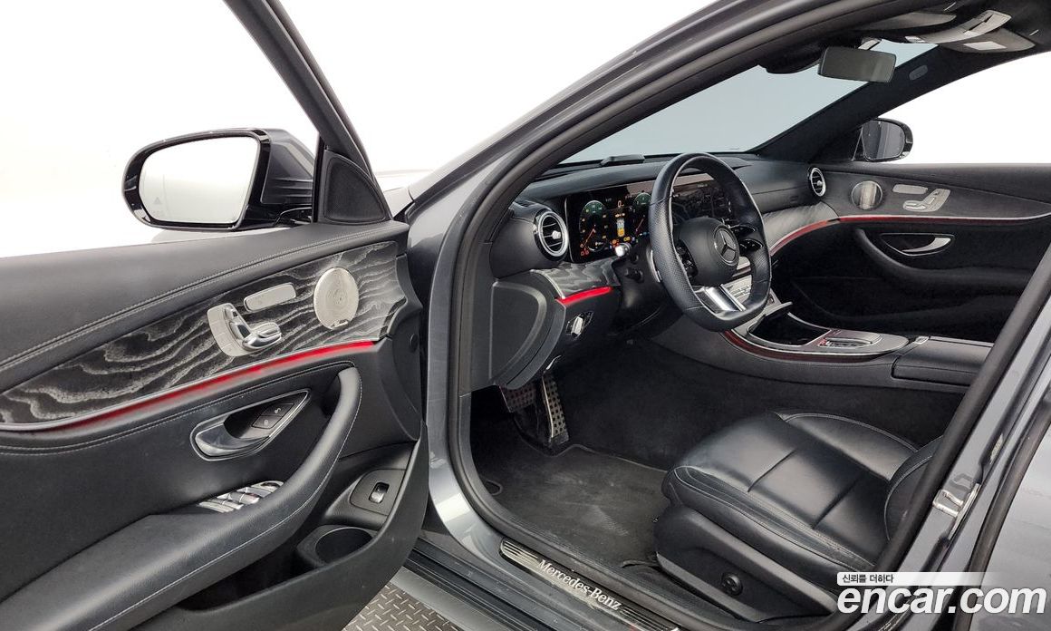 Mercedes Benz E-Class E350 4MATIC AMG Line