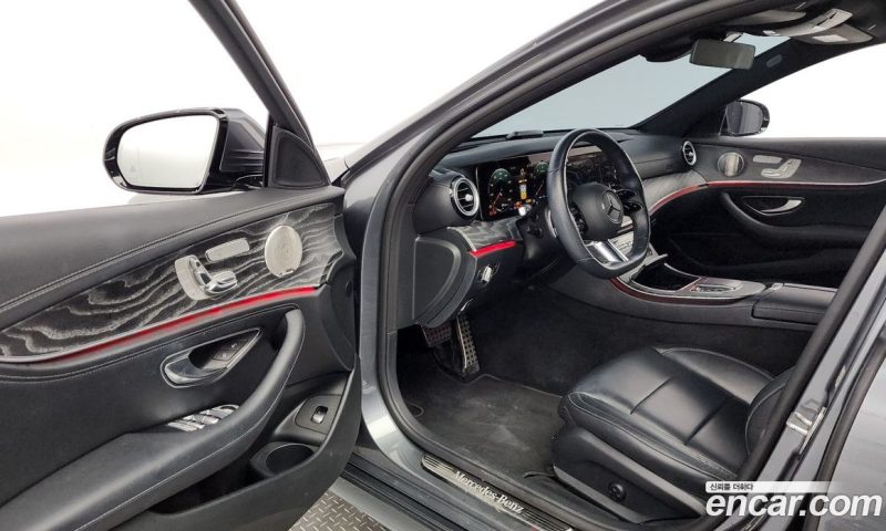 Mercedes Benz E-Class E350 4MATIC AMG Line