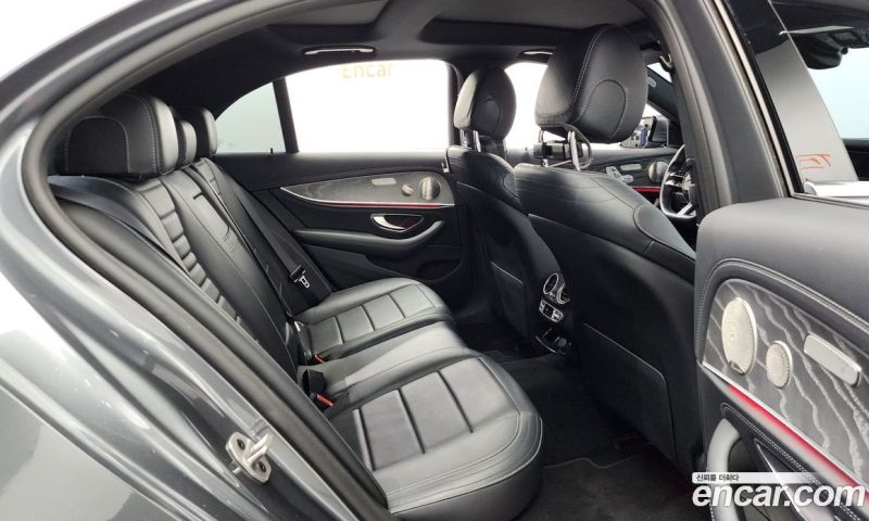 Mercedes Benz E-Class E350 4MATIC AMG Line