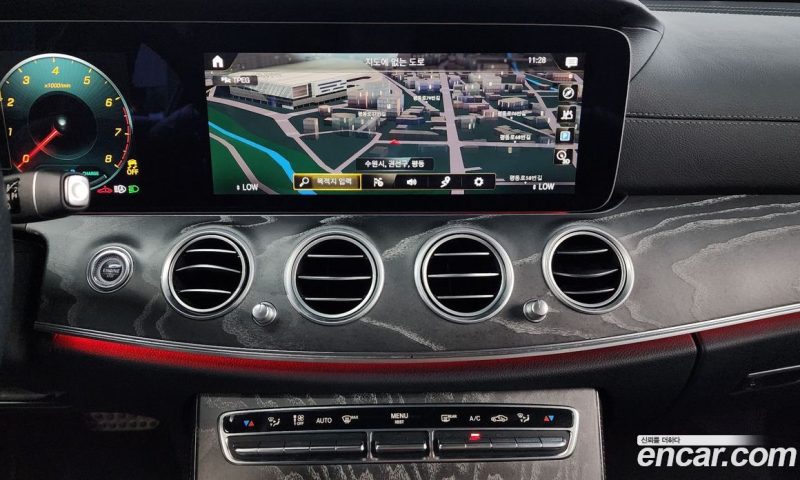 Mercedes Benz E-Class E350 4MATIC AMG Line