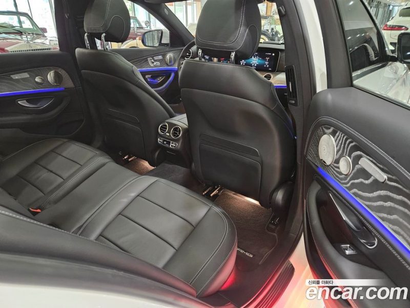 Mercedes Benz E-Class E350 4MATIC AMG Line