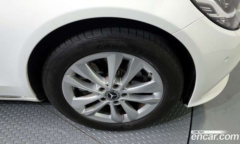 Mercedes Benz C-Class C200 Avantgarde