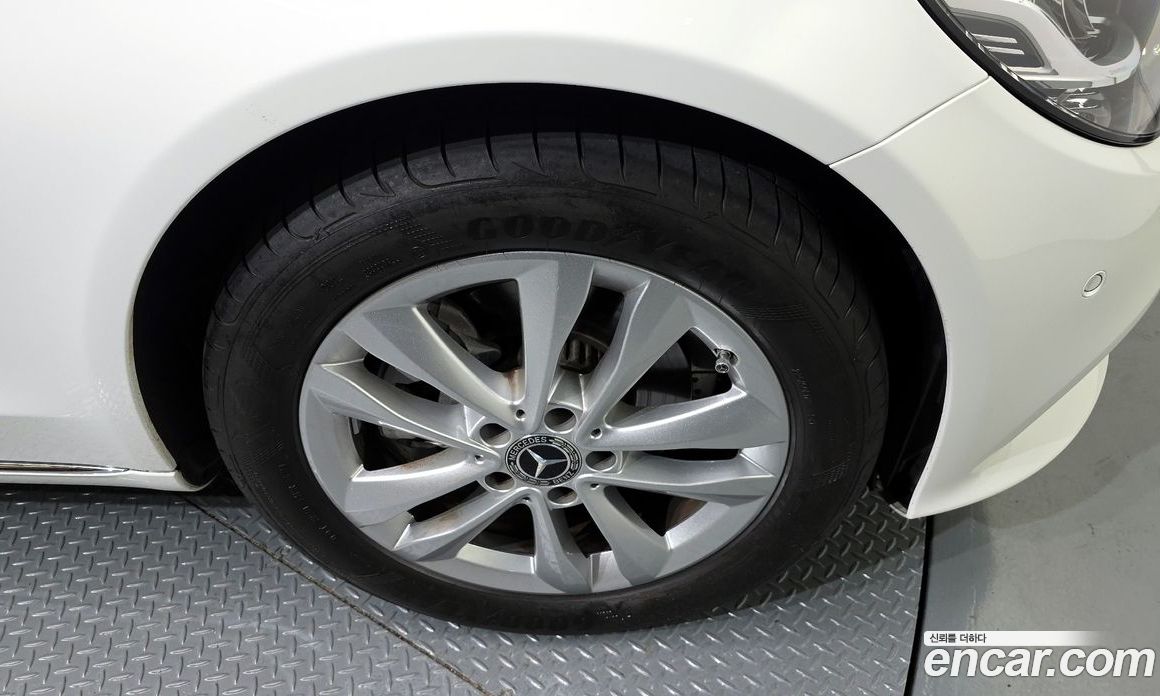 Mercedes Benz C-Class C200 Avantgarde