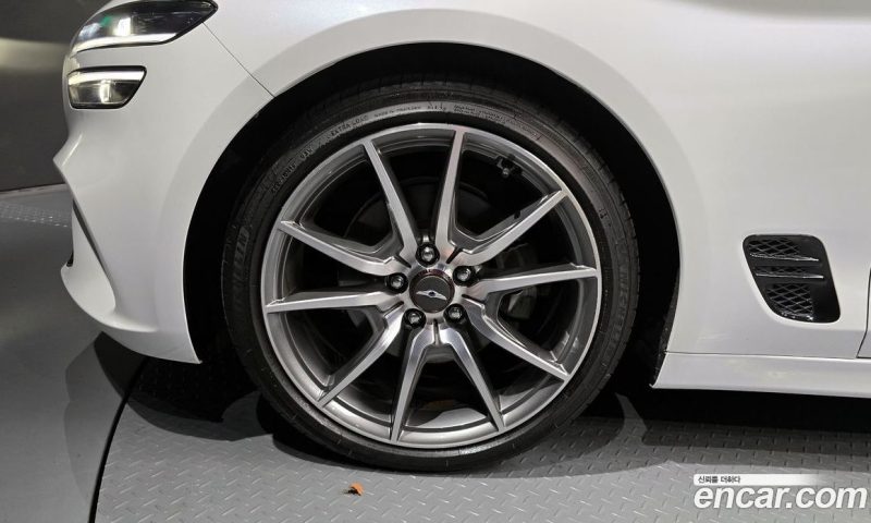 Genesis G70 Gasoline 2.0T 2WD