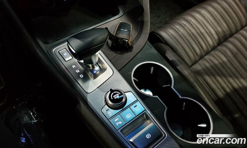 Genesis G70 Gasoline 2.0T 2WD