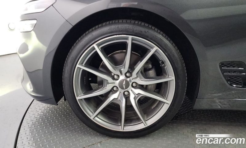 Genesis G70 Gasoline 2.0T 4WD