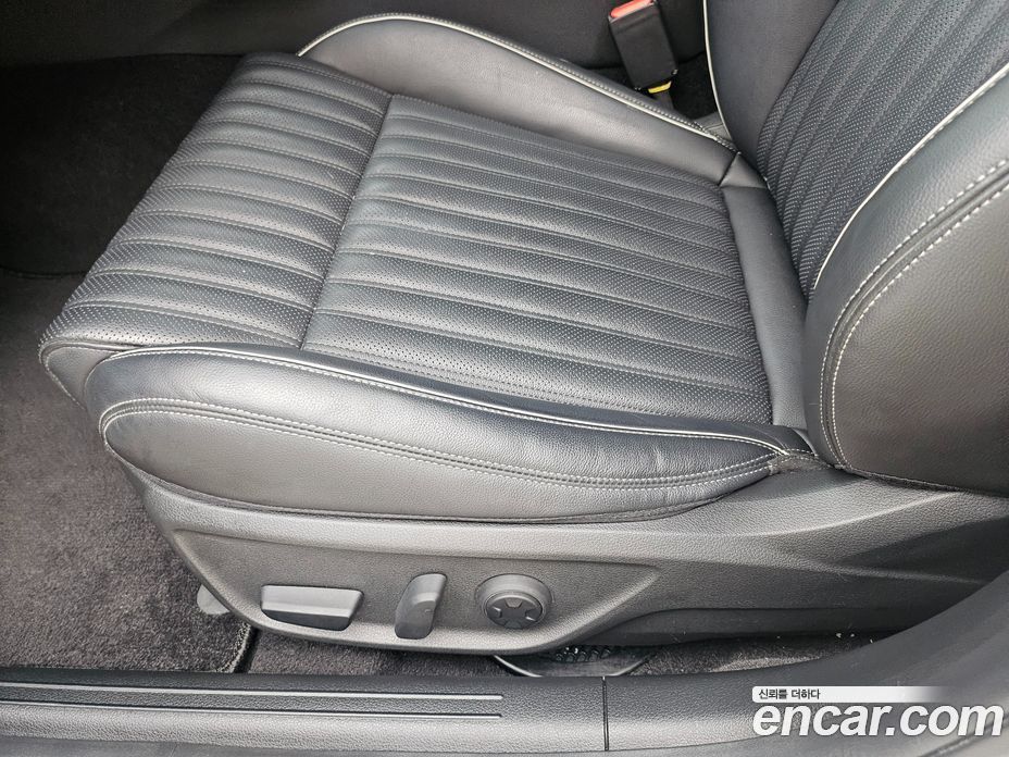 Genesis G70 Gasoline 2.0T 2WD