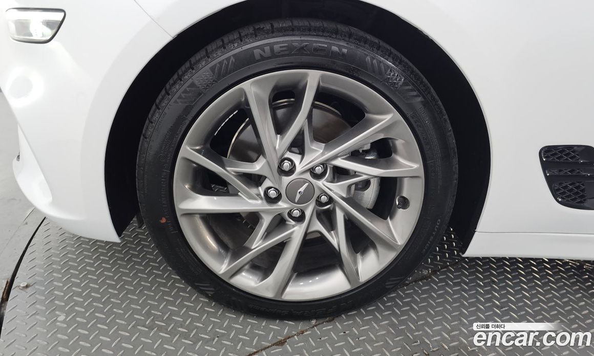 Genesis G70 Gasoline 2.0T 2WD