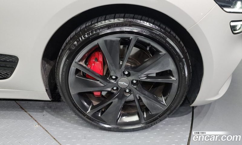 Genesis G70 Gasoline 2.0T 4WD