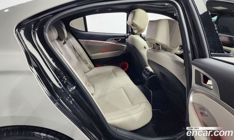 Genesis G70 Gasoline 2.0T 4WD