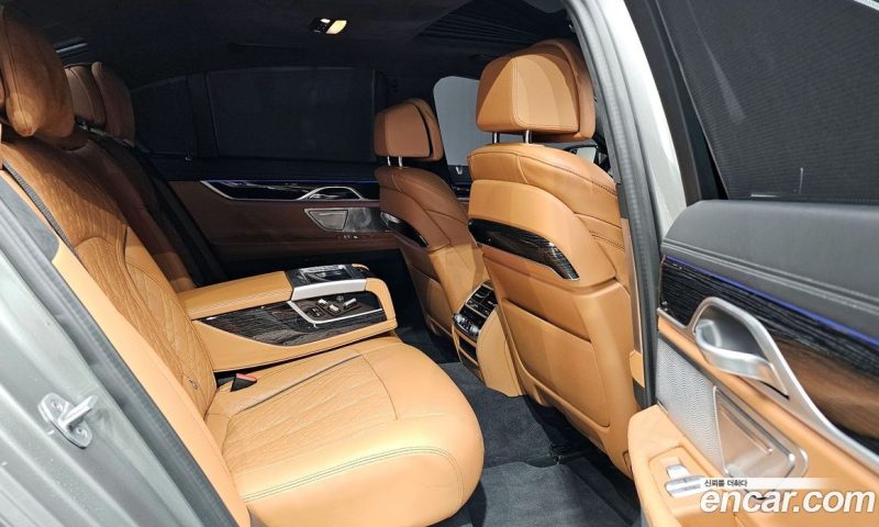 BMW 7-Series i740 M Sport