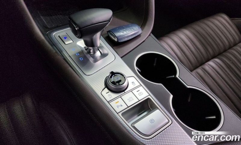 Genesis G70 Gasoline 2.0T 2WD