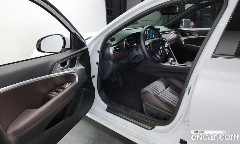 Genesis G70 Gasoline 2.0T 2WD