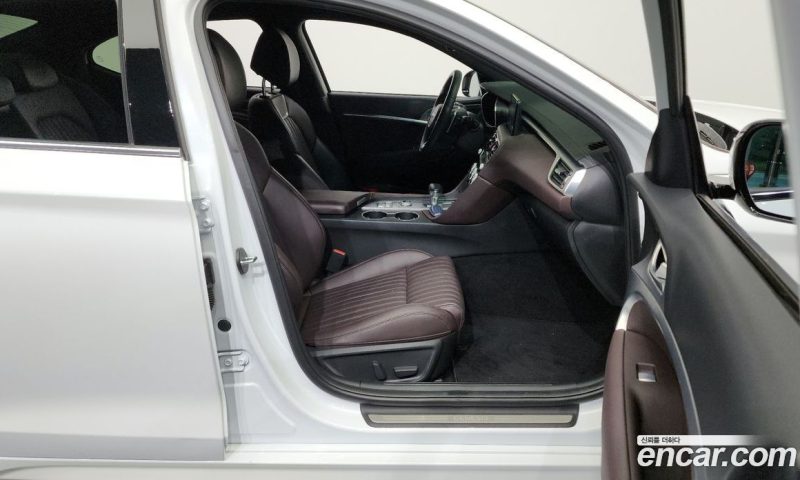 Genesis G70 Gasoline 2.0T 2WD