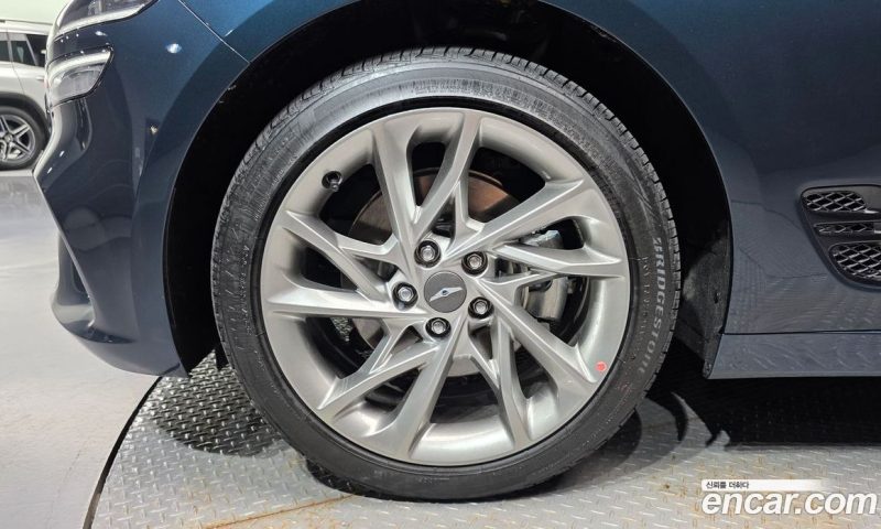 Genesis G70 Gasoline 2.0T 4WD