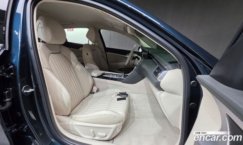 Genesis G70 Gasoline 2.0T 4WD