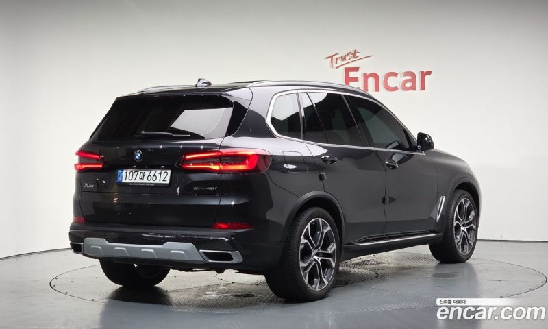 BMW X5 xDrive i40 xLine