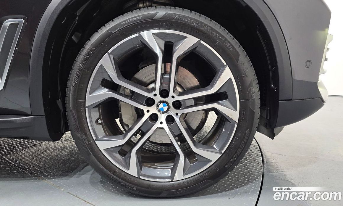 BMW X5 xDrive i40 xLine