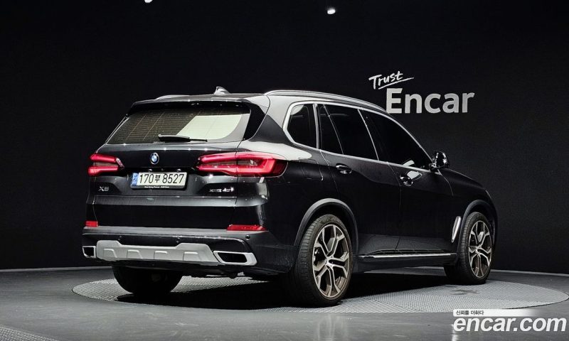 BMW X5 xDrive i40 xLine