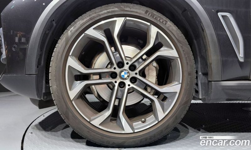 BMW X5 xDrive i40 xLine