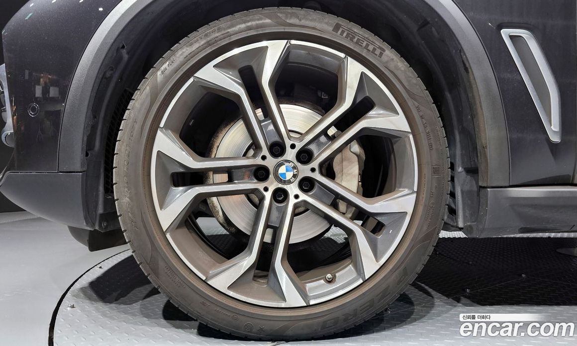 BMW X5 xDrive i40 xLine