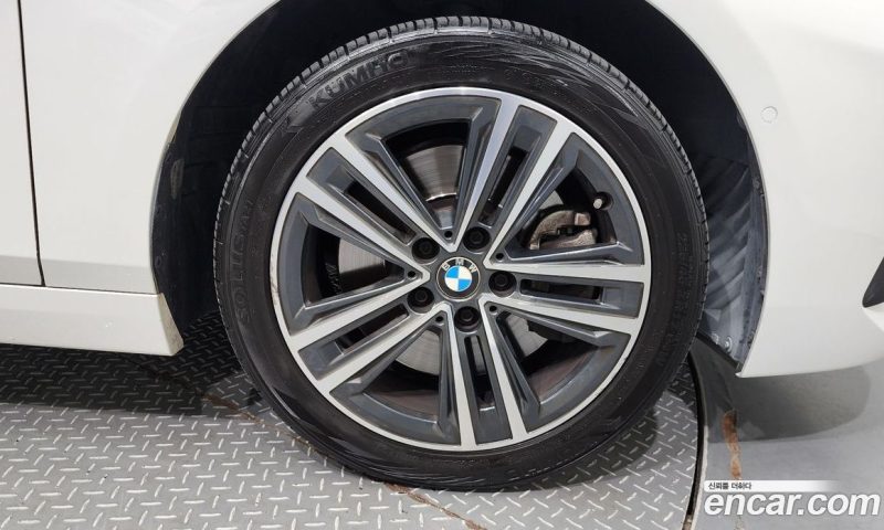 BMW 2-Series i220 Advantage