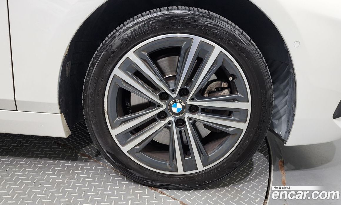 BMW 2-Series i220 Advantage