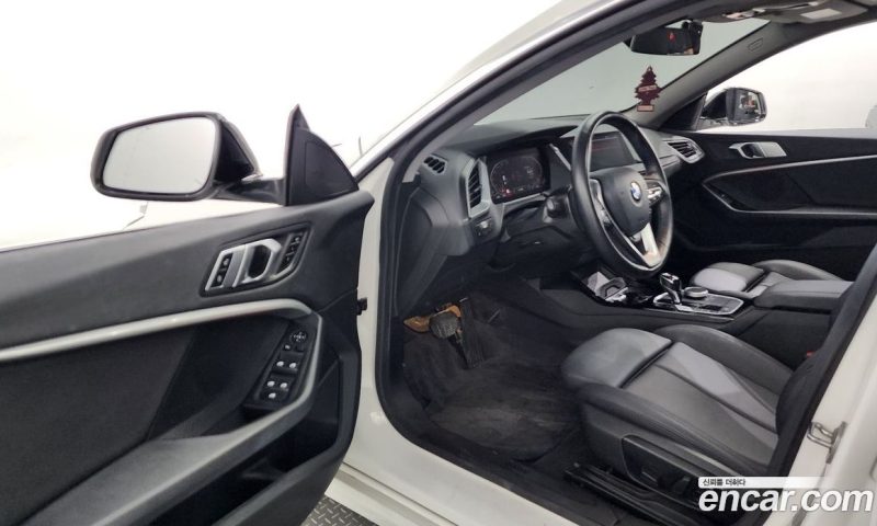 BMW 2-Series i220 Advantage