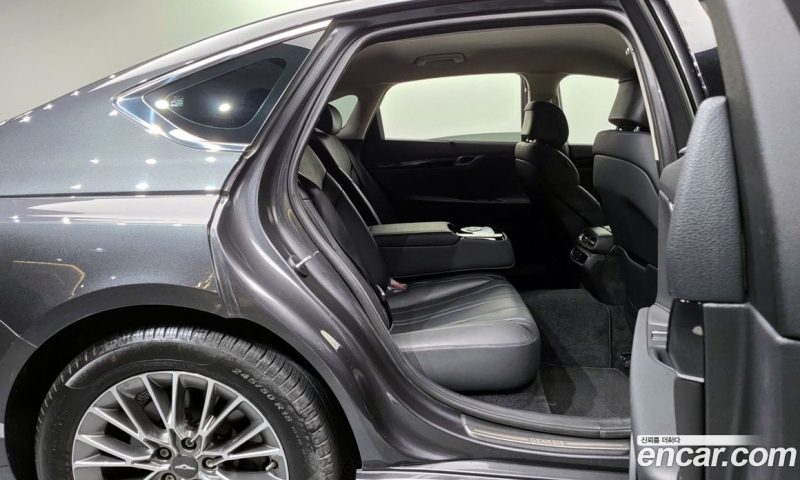 Genesis G80 Gasoline 2.5 Turbo 2WD