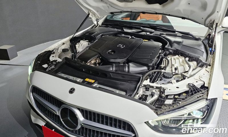 Mercedes Benz C-Class C200 4MATIC Avantgarde