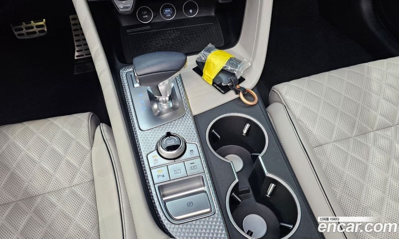 Genesis G70 Gasoline 2.0T 4WD