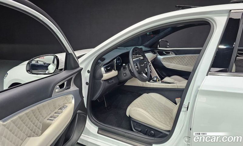 Genesis G70 Gasoline 2.0T 4WD