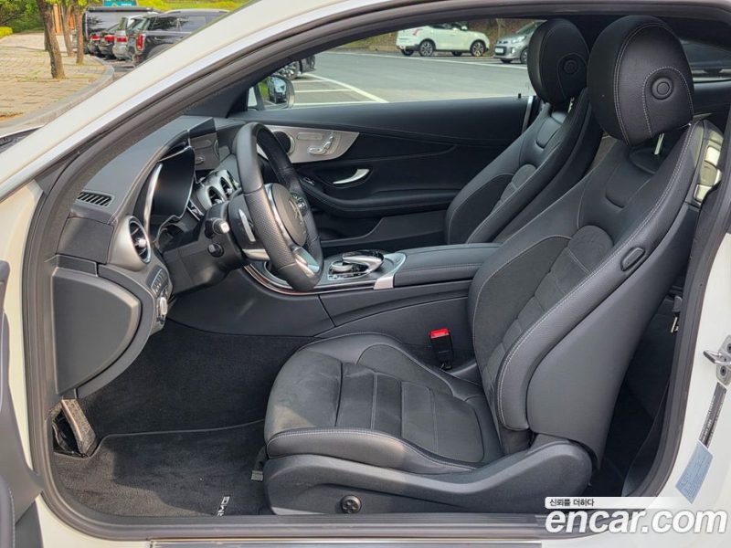 Mercedes Benz C-Class C200 Coupe