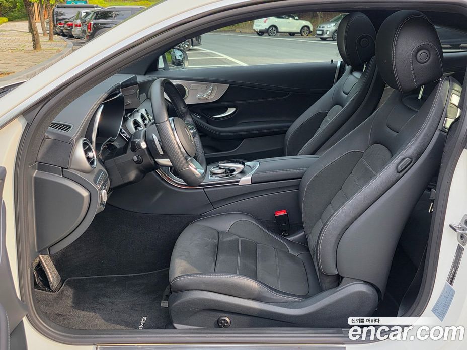 Mercedes Benz C-Class C200 Coupe