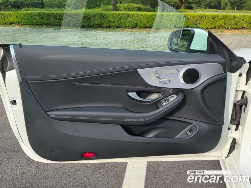 Mercedes Benz C-Class C200 Coupe