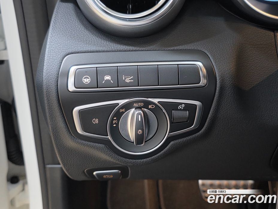 Mercedes Benz C-Class C200 Coupe