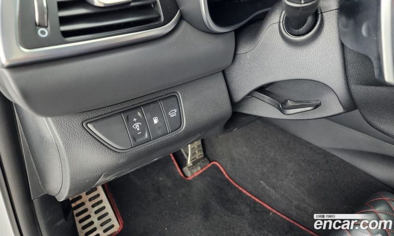 Genesis G70 Gasoline 2.0T 4WD