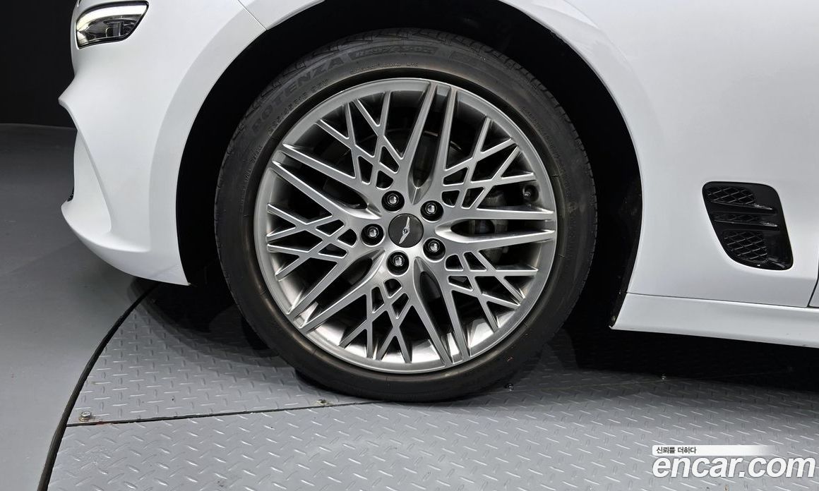 Genesis G70 Gasoline 2.0T 2WD