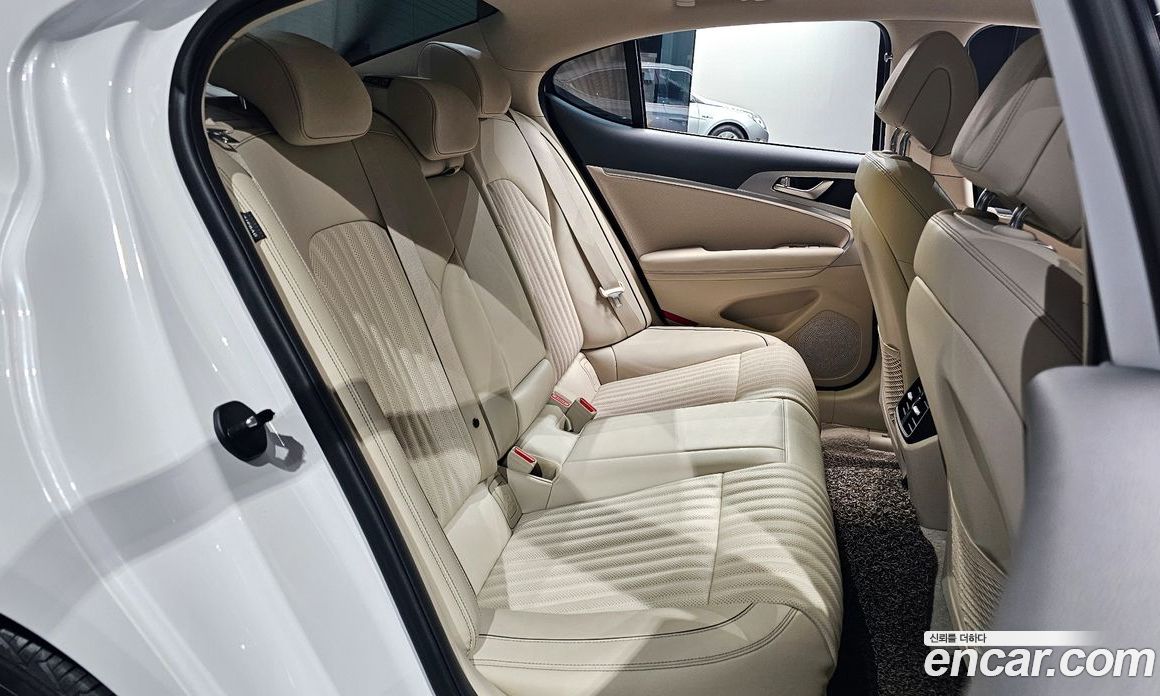 Genesis G70 Gasoline 2.0T 2WD