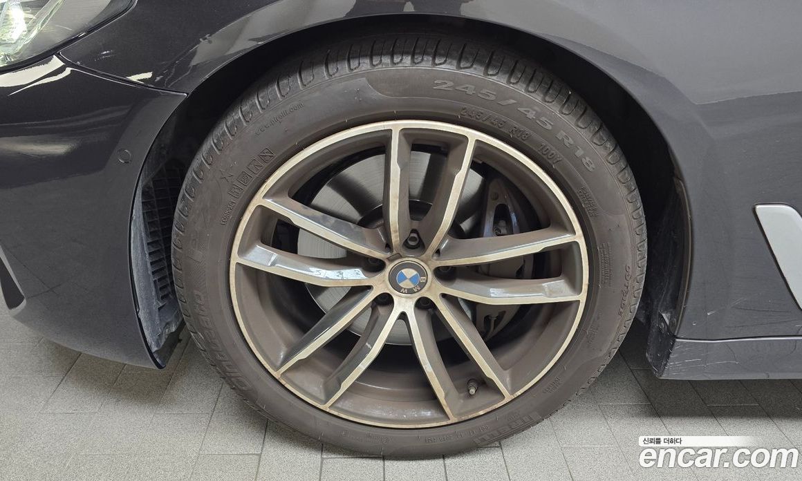 BMW 5-Series i520 M Sport