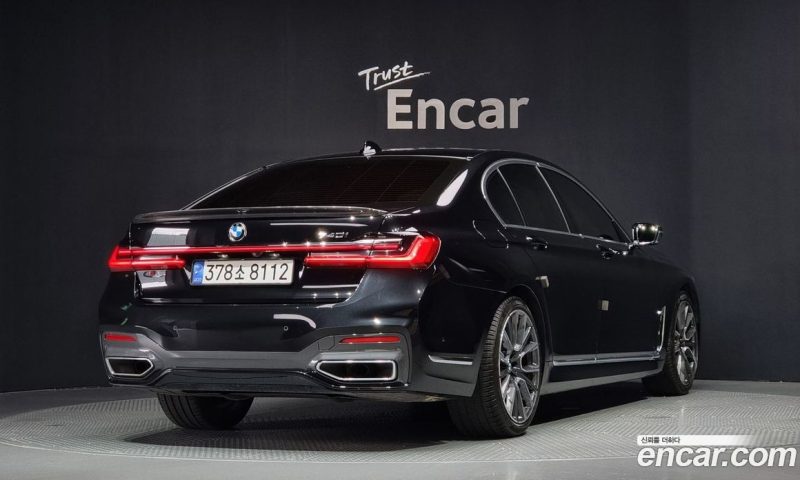 BMW 7-Series i740 M Sport