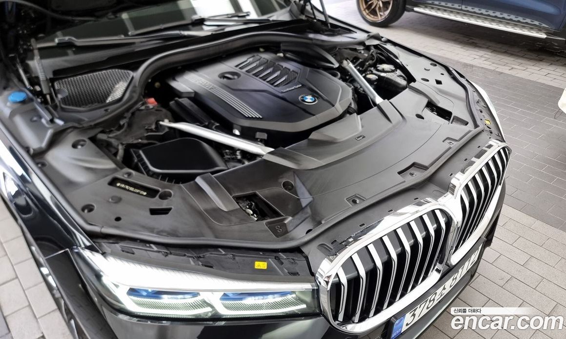 BMW 7-Series i740 M Sport