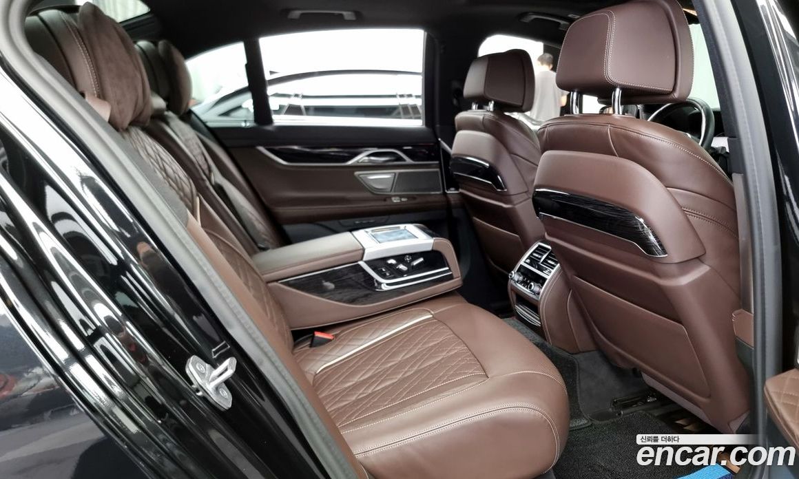 BMW 7-Series i740 M Sport